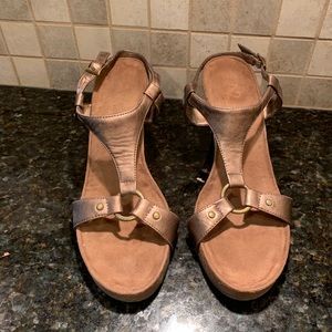 A2 Aerosoles bronze/copper wedge sandals size 8.5